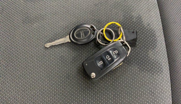 2017 Tata Tiago XM PETROL, Petrol, Manual, 45,332 km, Key Close Up