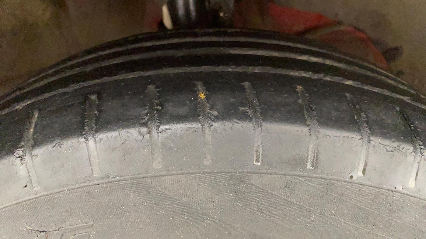2018 Maruti Swift ZXI PLUS, Petrol, Manual, 63,200 km, Right Front Tyre Tread