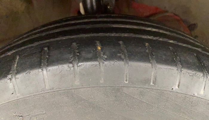 2018 Maruti Swift ZXI PLUS, Petrol, Manual, 63,200 km, Right Front Tyre Tread