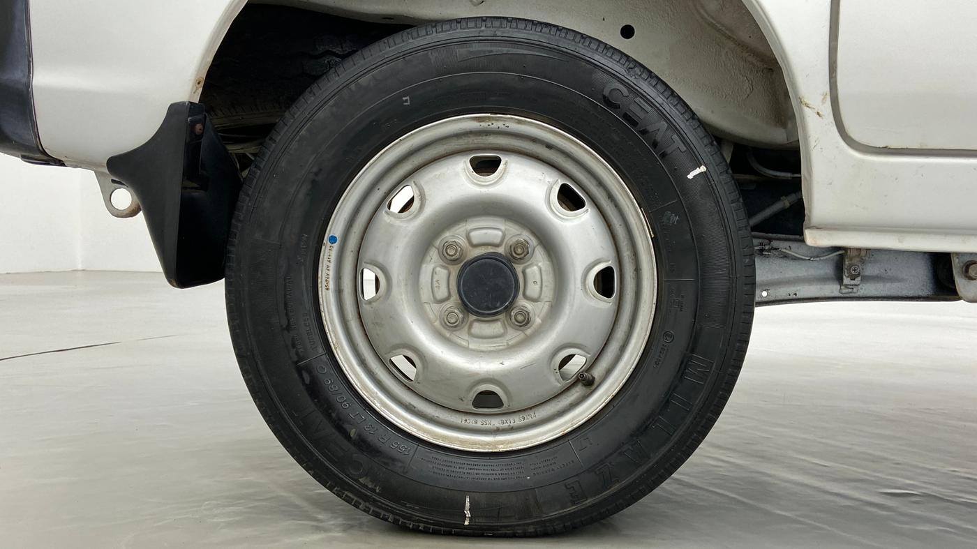 2019 Maruti Eeco 7 STR, Petrol, Manual, 24,895 km, Right Rear Wheel