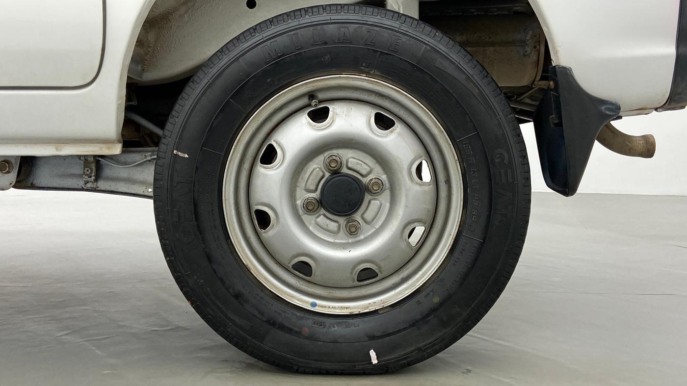 2019 Maruti Eeco 7 STR, Petrol, Manual, 24,895 km, Left Rear Wheel