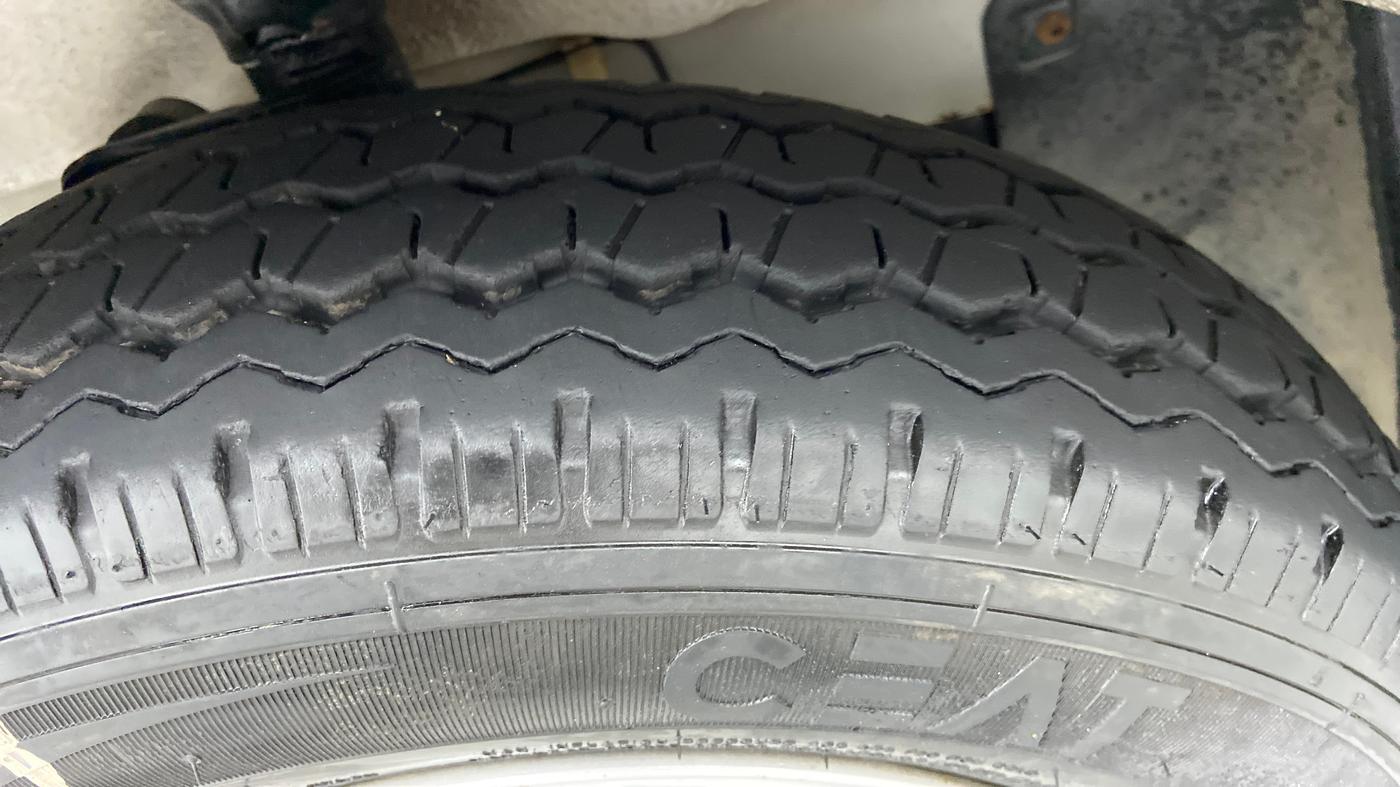 2019 Maruti Eeco 7 STR, Petrol, Manual, 24,895 km, Left Front Tyre Tread