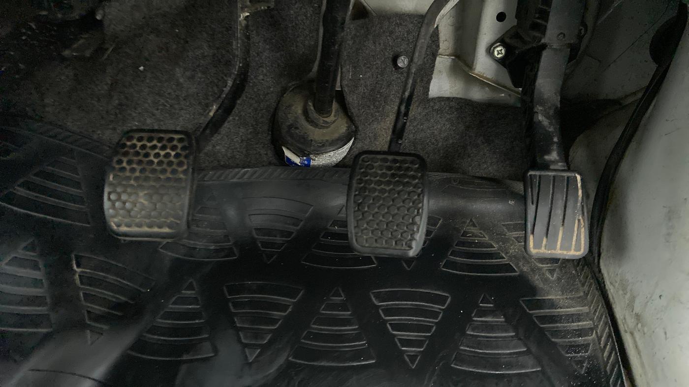 2019 Maruti Eeco 7 STR, Petrol, Manual, 24,895 km, Pedals
