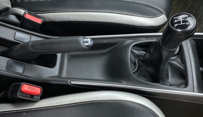 2019 Maruti Baleno DELTA PETROL 1.2, Petrol, Manual, 33,008 km, Gear Lever