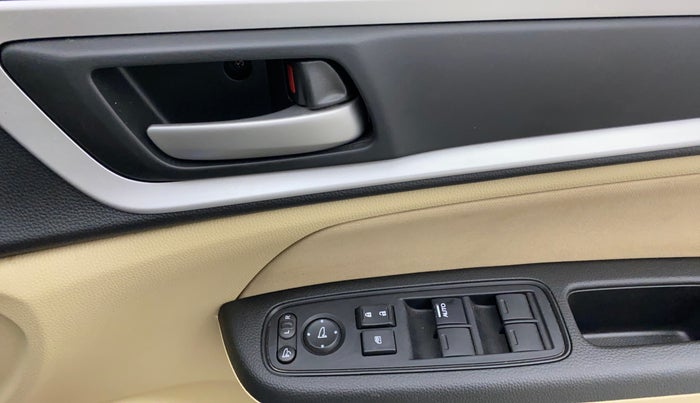 2023 Honda Amaze 1.2L I-VTEC VX, Petrol, Manual, 20,564 km, Driver Side Door Panels Control