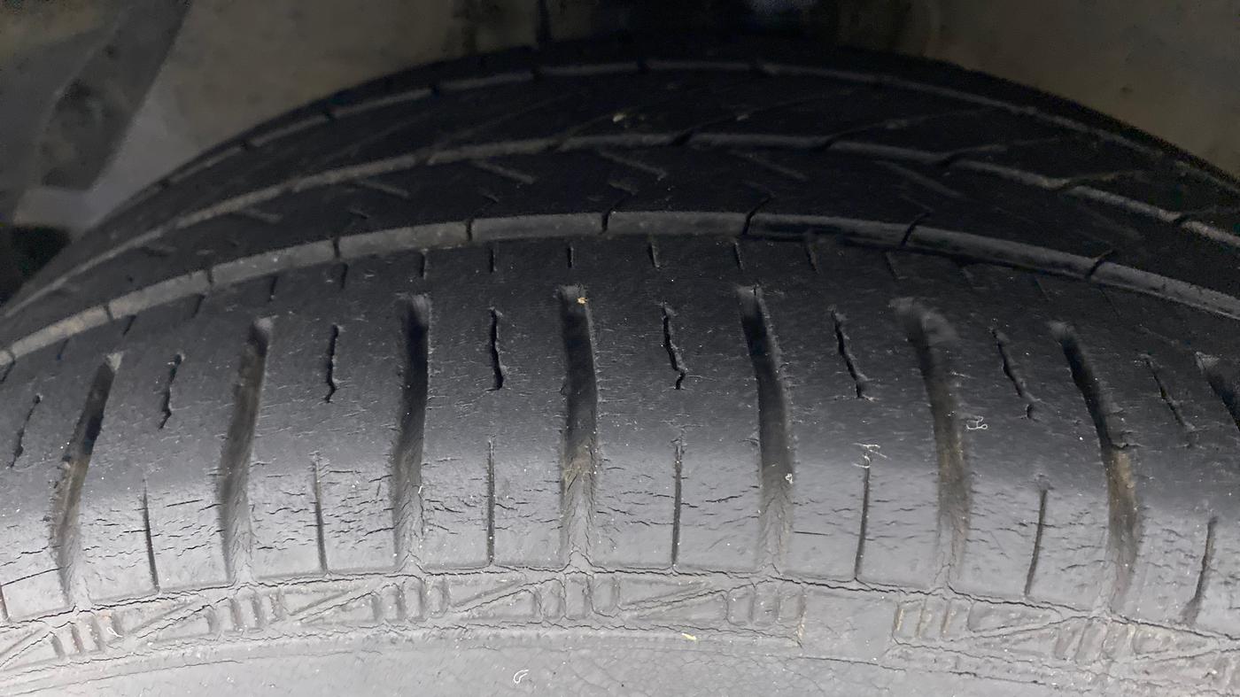 2014 Hyundai i20 SPORTZ 1.2, Petrol, Manual, 54,848 km, Left Front Tyre Tread