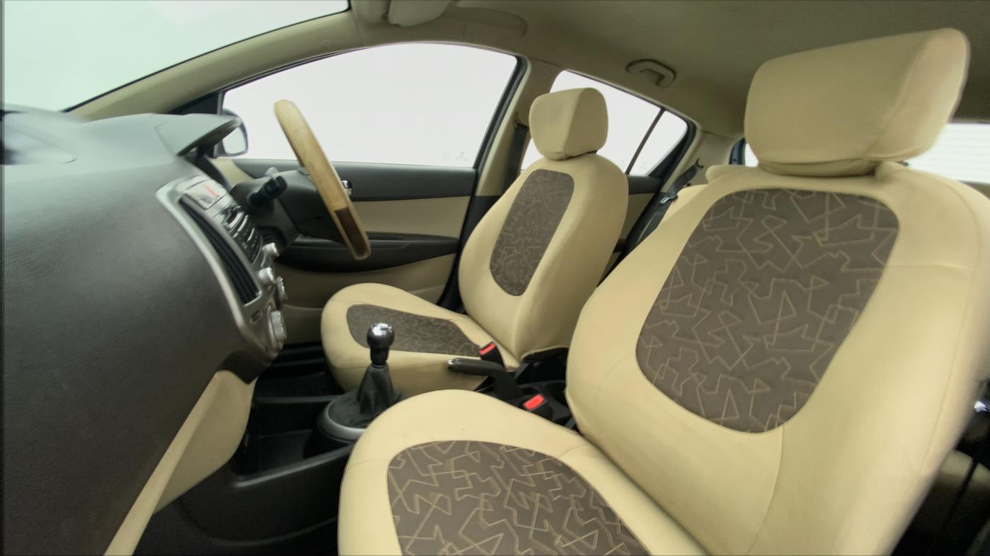 2014 Hyundai i20 SPORTZ 1.2, Petrol, Manual, 54,848 km, Right Side Front Door Cabin