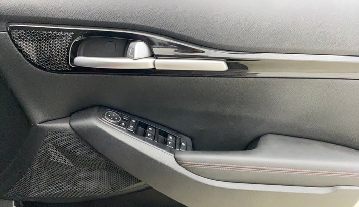 2019 KIA SELTOS GTK 1.4 PETROL, Petrol, Manual, 20,994 km, Driver Side Door Panels Control