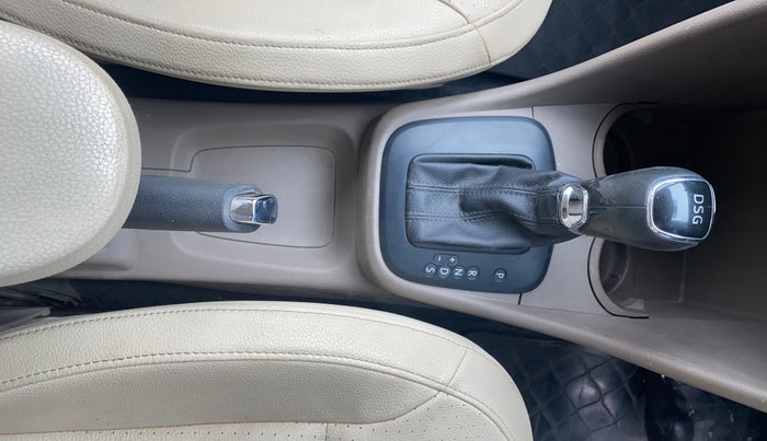 2016 Skoda Rapid 1.5 TDI CR STYLE PLUS AT, Diesel, Automatic, 75,952 km, Gear Lever