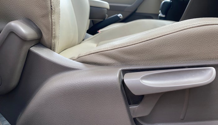 2016 Skoda Rapid 1.5 TDI CR STYLE PLUS AT, Diesel, Automatic, 75,952 km, Driver Side Adjustment Panel