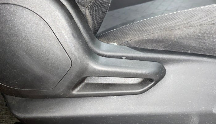 2020 Tata NEXON XM PETROL, Petrol, Manual, 36,696 km, Driver Side Adjustment Panel