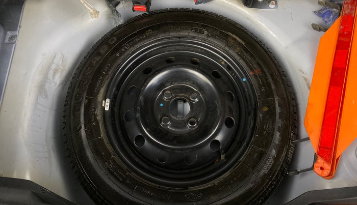 2016 Maruti Swift VXI, Petrol, Manual, 33,991 km, Spare Tyre