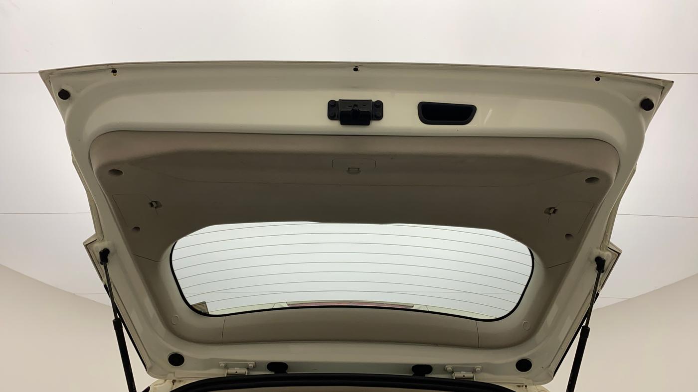 2019 Mahindra XUV300 W8 (O) 1.5 DIESEL, Diesel, Manual, 64,315 km, Boot Door Open