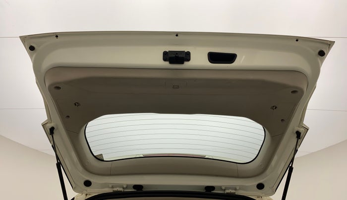 2019 Mahindra XUV300 W8 (O) 1.5 DIESEL, Diesel, Manual, 64,315 km, Boot Door Open