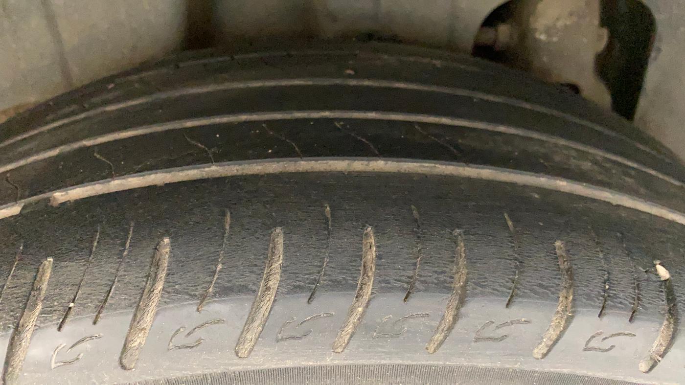 2019 Mahindra XUV300 W8 (O) 1.5 DIESEL, Diesel, Manual, 64,315 km, Right Rear Tyre Tread