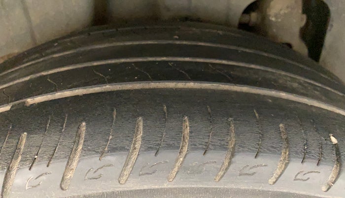 2019 Mahindra XUV300 W8 (O) 1.5 DIESEL, Diesel, Manual, 64,315 km, Right Rear Tyre Tread