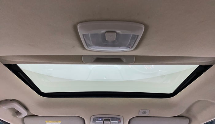 2019 Mahindra XUV300 W8 (O) 1.5 DIESEL, Diesel, Manual, 64,315 km, Moonroof/ Sunroof