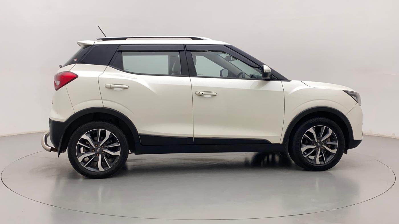 2019 Mahindra XUV300 W8 (O) 1.5 DIESEL, Diesel, Manual, 64,315 km, Right Side View