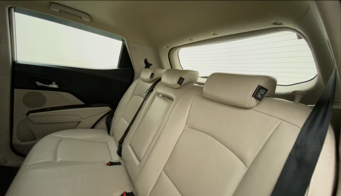 2019 Mahindra XUV300 W8 (O) 1.5 DIESEL, Diesel, Manual, 64,315 km, Right Side Rear Door Cabin