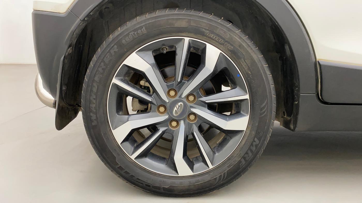 2019 Mahindra XUV300 W8 (O) 1.5 DIESEL, Diesel, Manual, 64,315 km, Right Rear Wheel