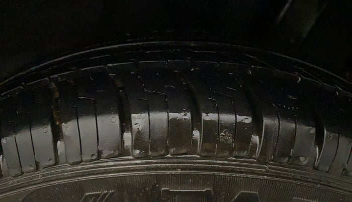 2021 Hyundai AURA E 1.2, Petrol, Manual, 46,871 km, Left Rear Tyre Tread