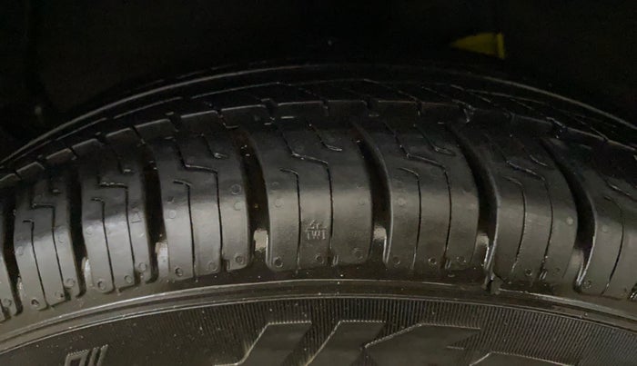 2021 Hyundai AURA E 1.2, Petrol, Manual, 46,871 km, Right Rear Tyre Tread