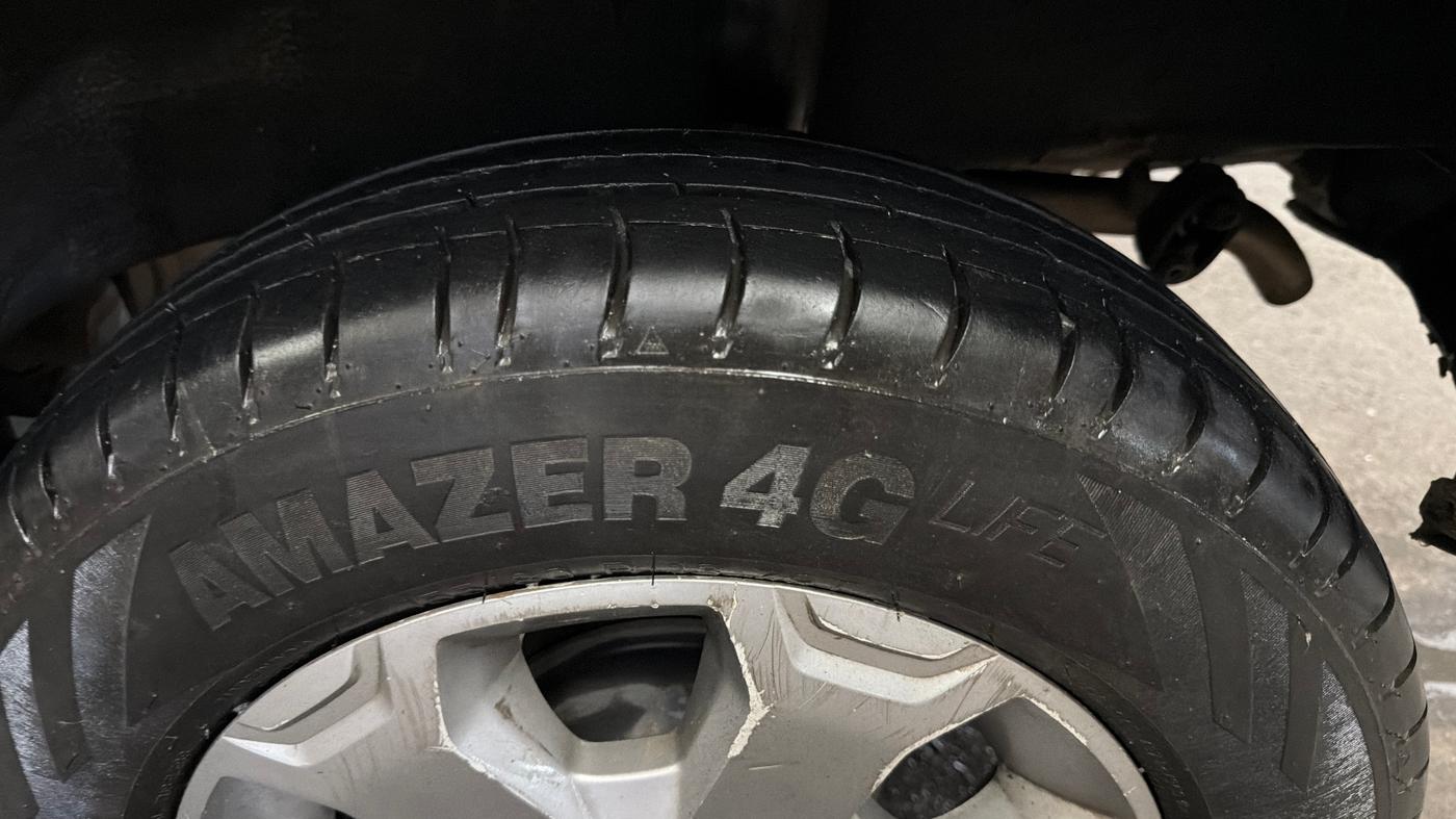 2017 Renault Kwid CLIMBER 1.0, Petrol, Manual, 65,480 km, Left Rear Tyre Tread
