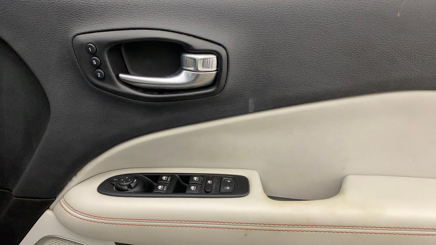 2019 Jeep Compass LIMITED PLUS PETROL AT, Petrol, Automatic, 55,056 km, Driver Side Door Panels Control