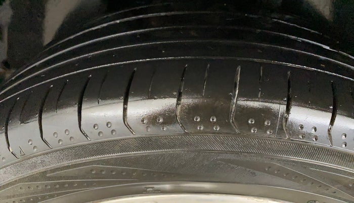 2019 Jeep Compass LIMITED PLUS PETROL AT, Petrol, Automatic, 55,056 km, Right Rear Tyre Tread