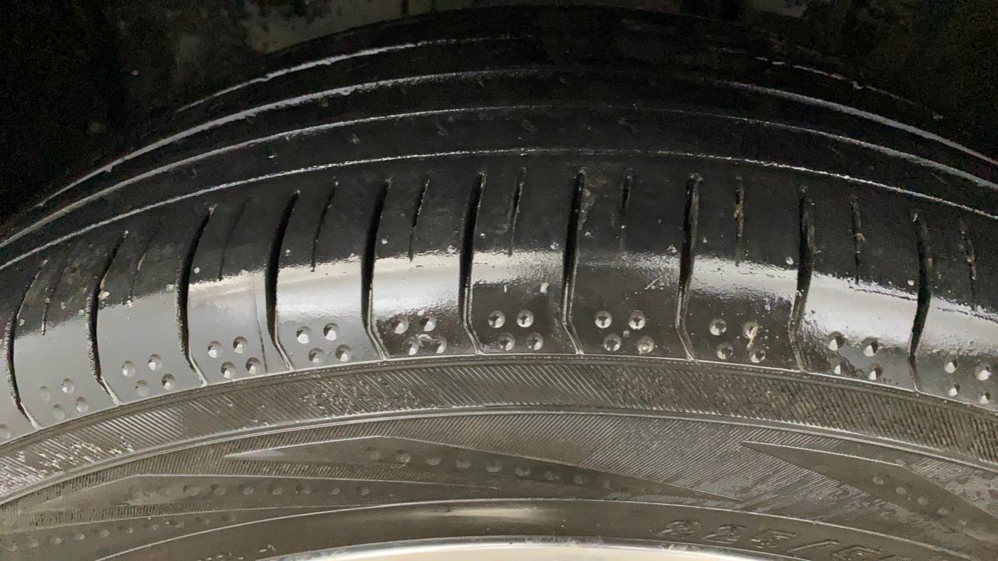 2019 Jeep Compass LIMITED PLUS PETROL AT, Petrol, Automatic, 55,056 km, Left Front Tyre Tread