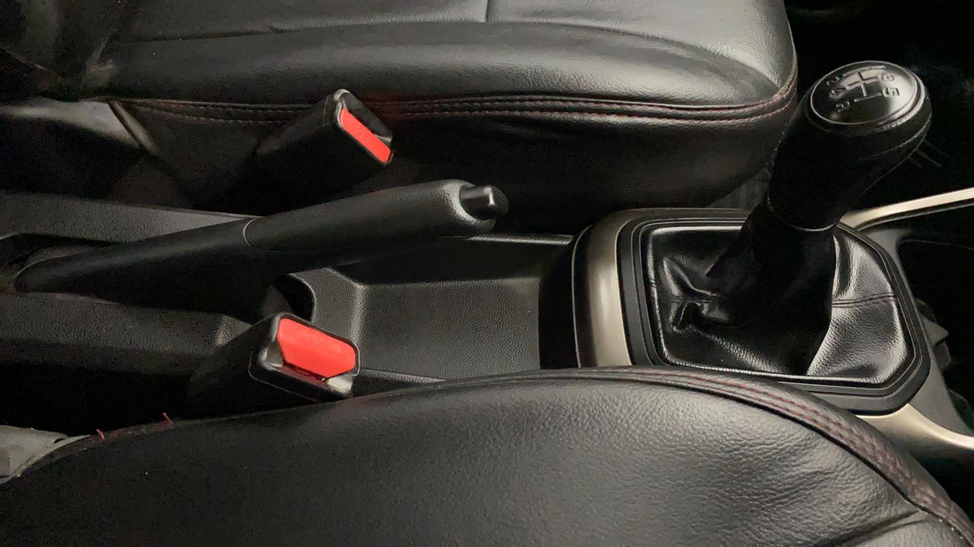 2017 Maruti IGNIS SIGMA 1.2, Petrol, Manual, 66,310 km, Gear Lever