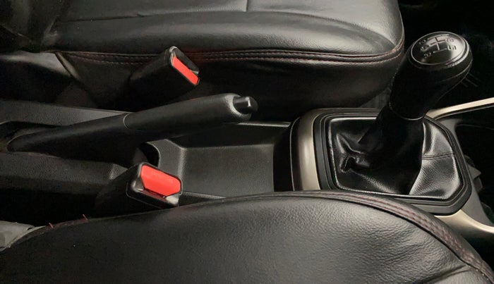 2017 Maruti IGNIS SIGMA 1.2, Petrol, Manual, 66,310 km, Gear Lever