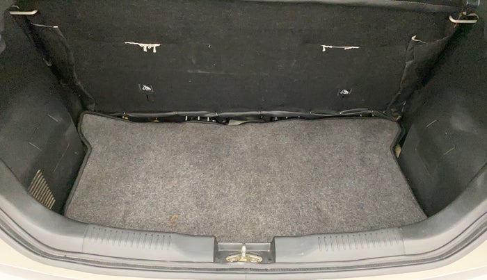 2017 Maruti IGNIS SIGMA 1.2, Petrol, Manual, 66,310 km, Boot Inside