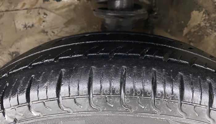 2010 Maruti Alto LXI, Petrol, Manual, 89,071 km, Left Front Tyre Tread