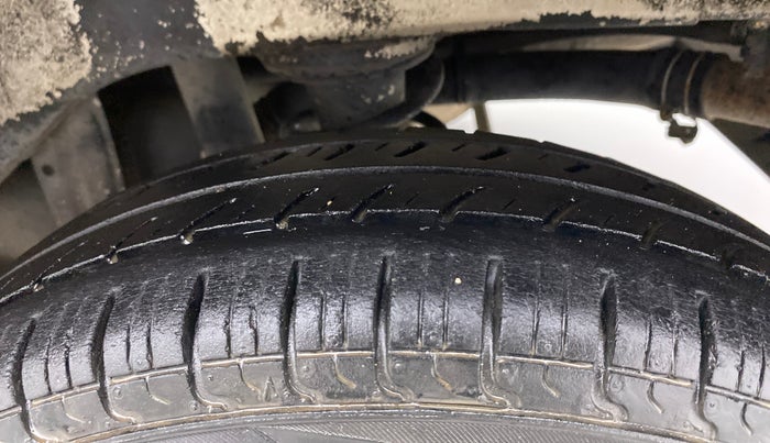 2010 Maruti Alto LXI, Petrol, Manual, 89,071 km, Left Rear Tyre Tread