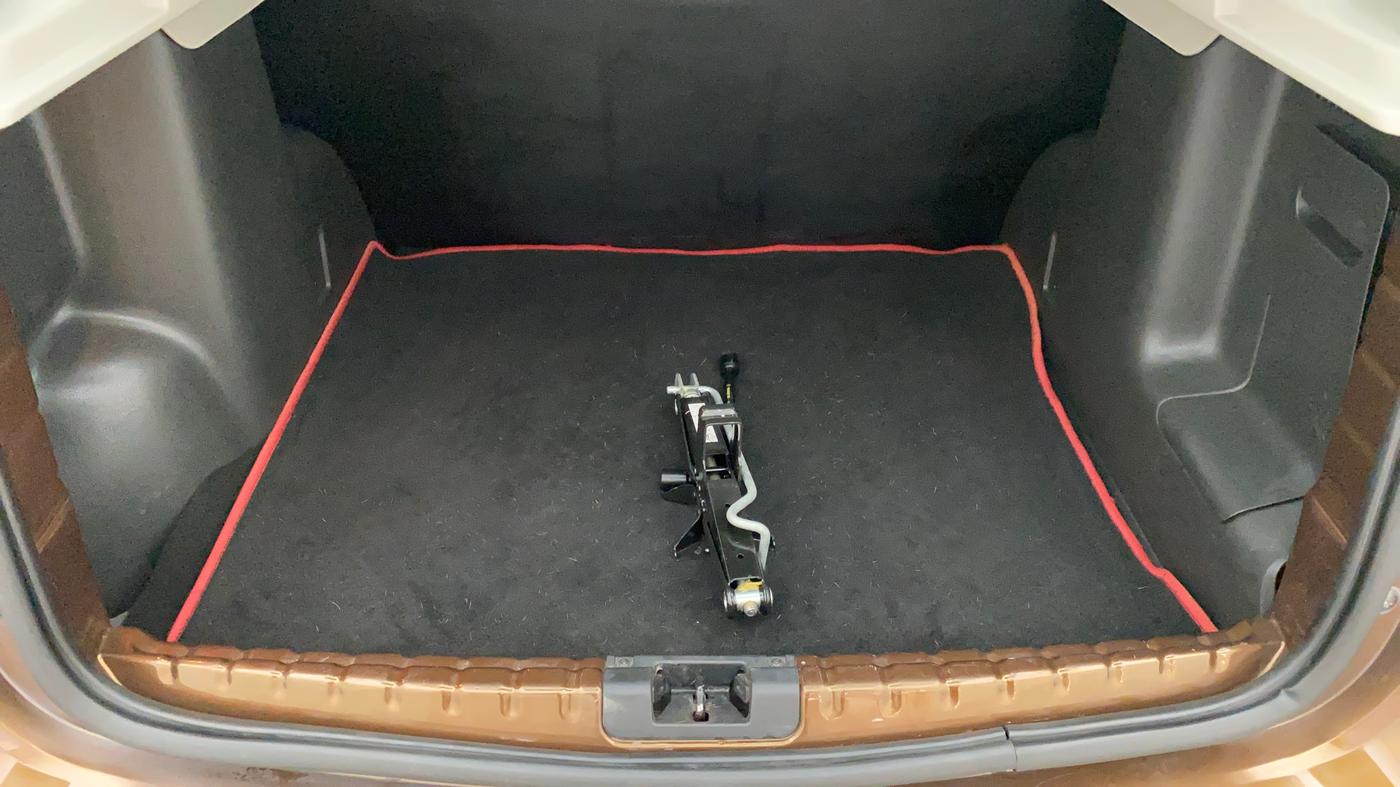 2018 Renault Duster 85 PS RXS MT DIESEL, Diesel, Manual, 46,429 km, Boot Inside