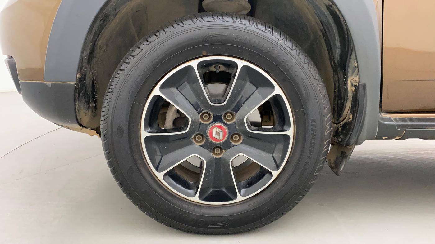 2018 Renault Duster 85 PS RXS MT DIESEL, Diesel, Manual, 46,429 km, Left Front Wheel