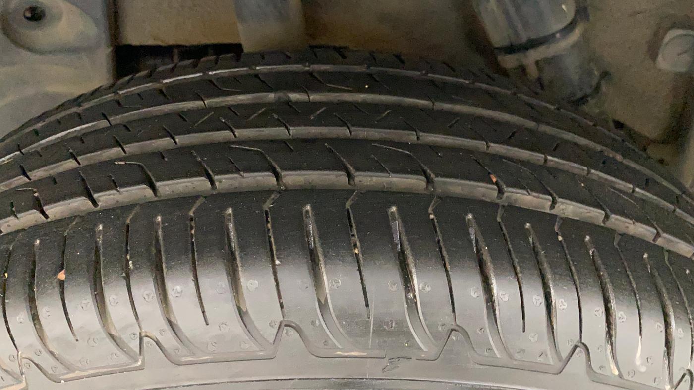 2018 Renault Duster 85 PS RXS MT DIESEL, Diesel, Manual, 46,429 km, Right Rear Tyre Tread