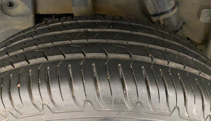 2018 Renault Duster 85 PS RXS MT DIESEL, Diesel, Manual, 46,429 km, Right Rear Tyre Tread