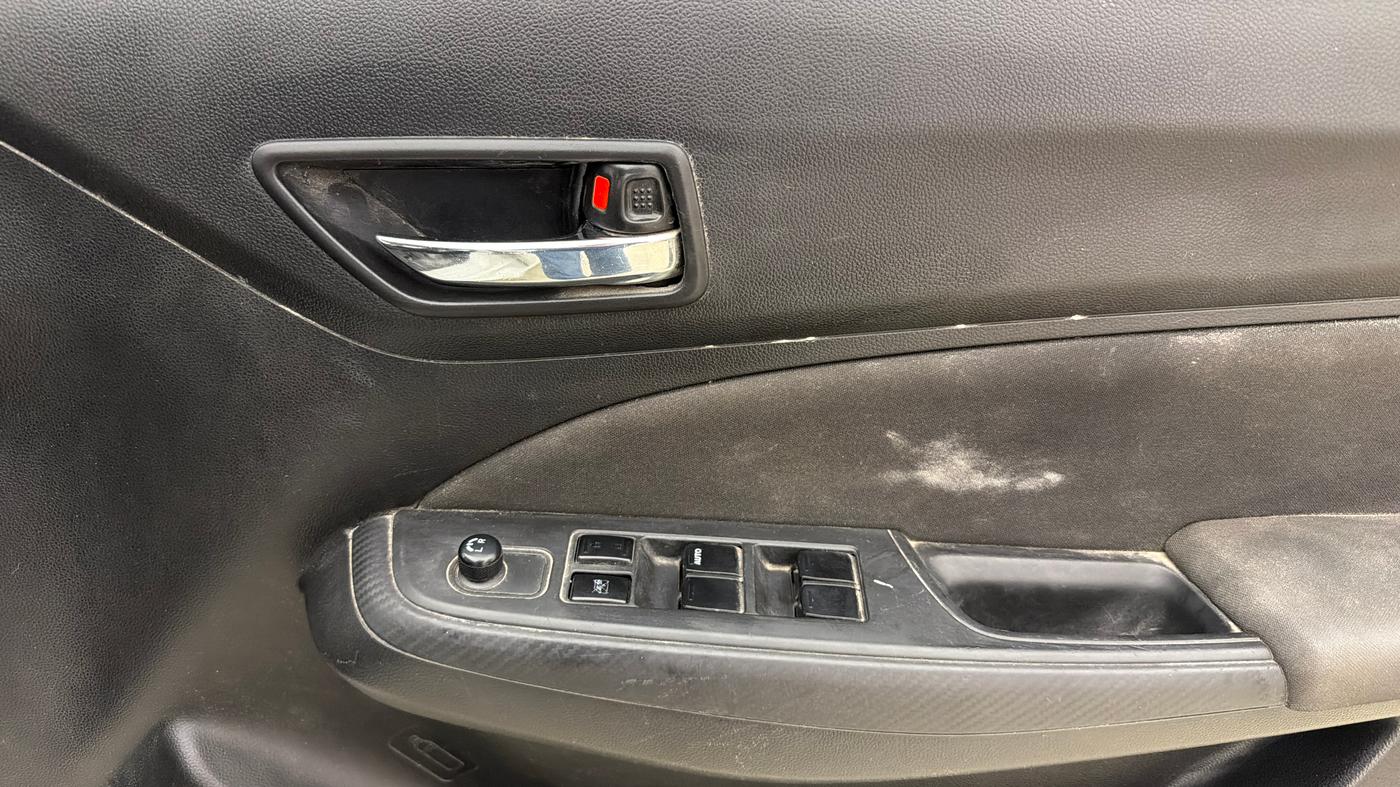 2022 Maruti Swift VXI, Petrol, Manual, 99,875 km, Driver Side Door Panels Control