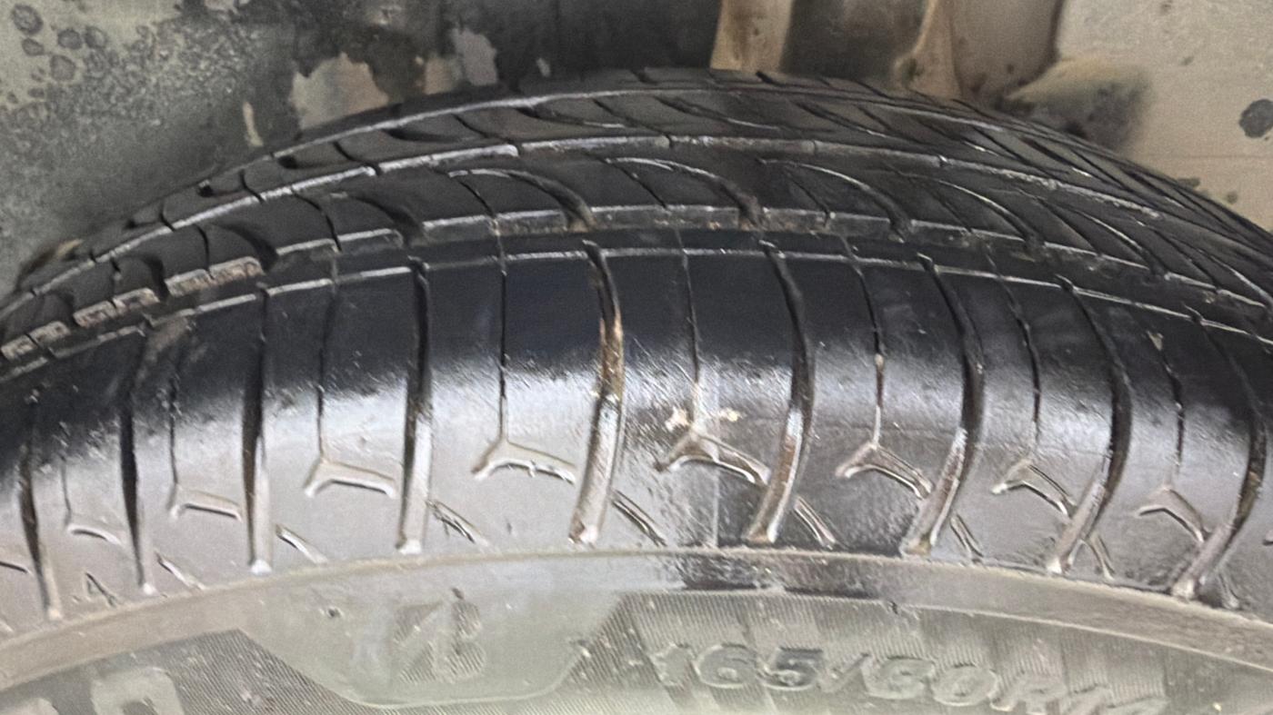 2022 Maruti Swift VXI, Petrol, Manual, 99,875 km, Left Rear Tyre Tread