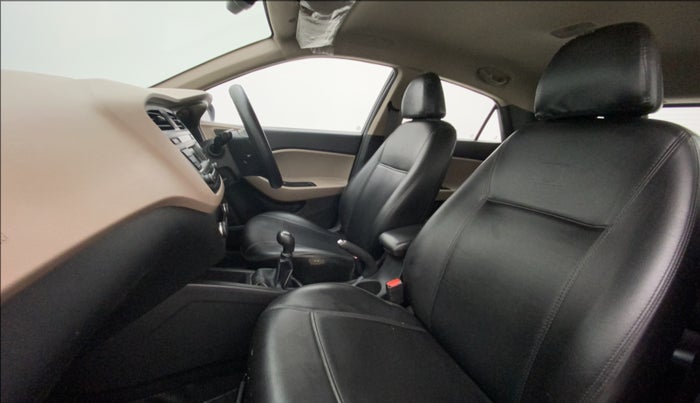 2016 Hyundai Elite i20 SPORTZ 1.2, Petrol, Manual, 1,01,542 km, Right Side Front Door Cabin