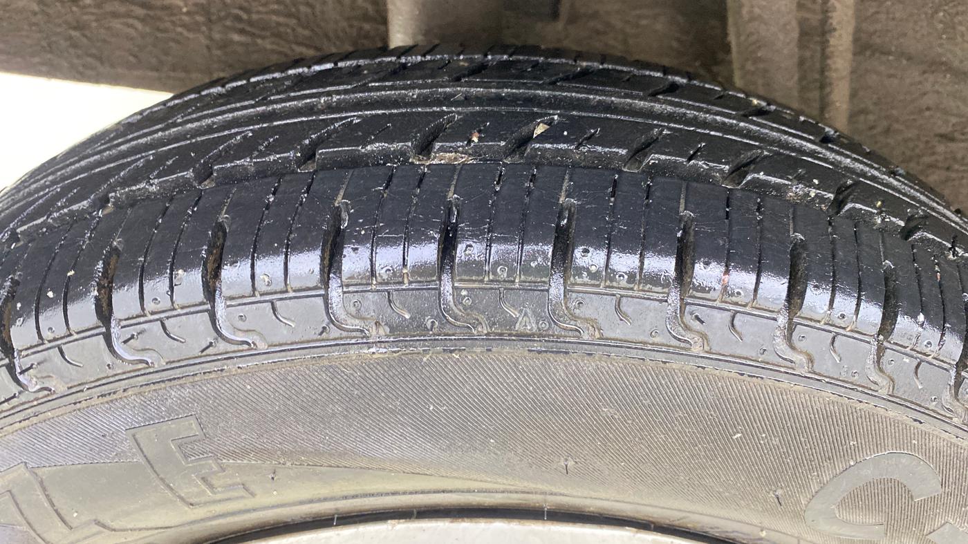 2019 Renault Kwid CLIMBER 1.0 AMT, Petrol, Automatic, 19,369 km, Right Rear Tyre Tread
