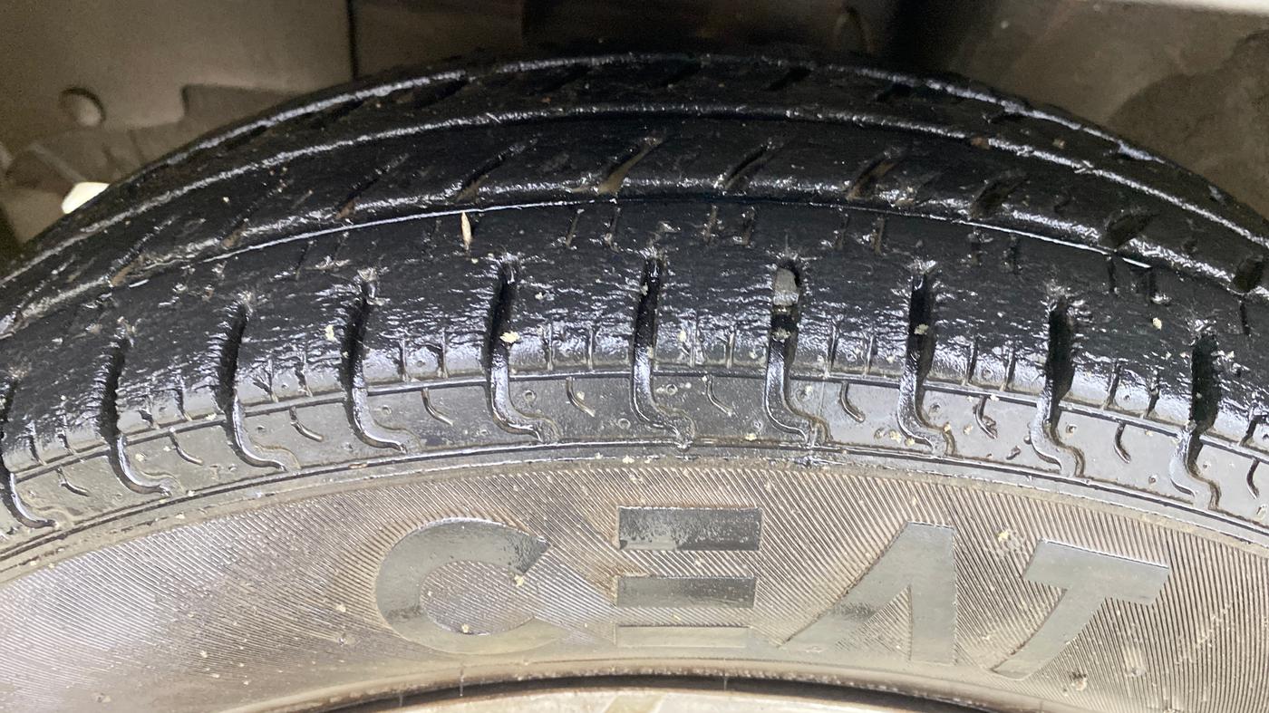 2019 Renault Kwid CLIMBER 1.0 AMT, Petrol, Automatic, 19,369 km, Left Front Tyre Tread