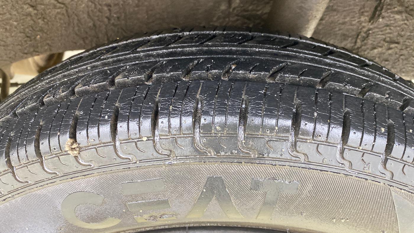2019 Renault Kwid CLIMBER 1.0 AMT, Petrol, Automatic, 19,369 km, Left Rear Tyre Tread