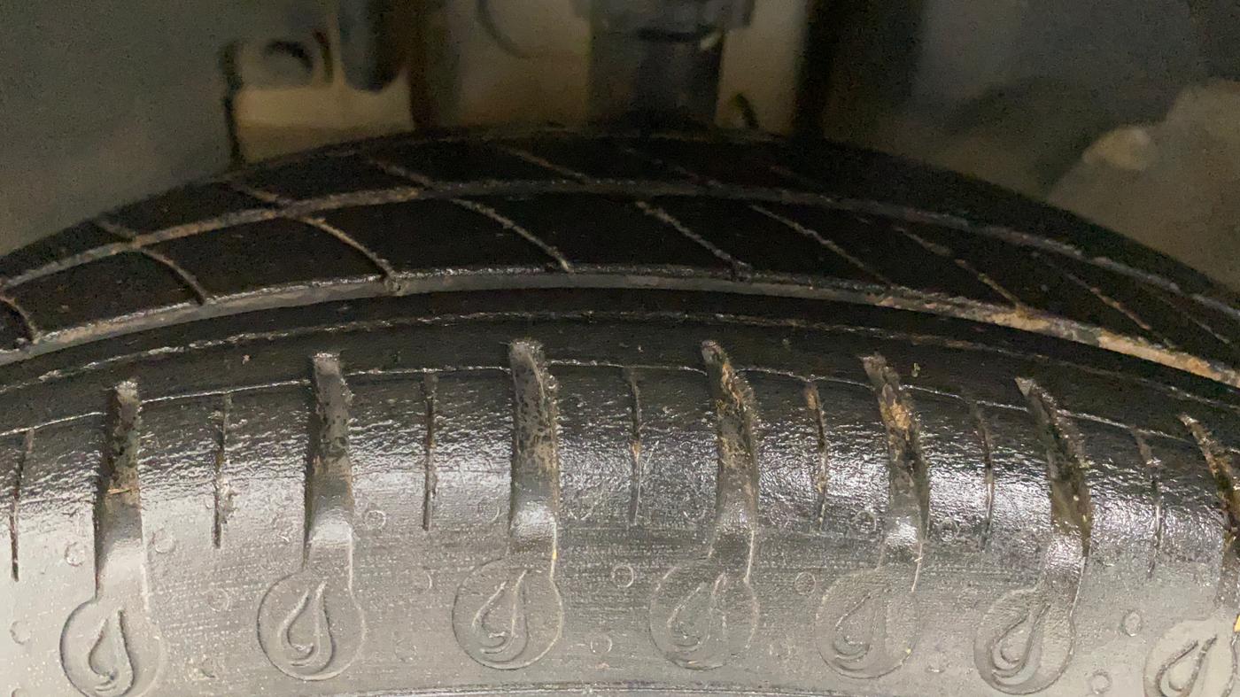 2021 Renault Kwid RXT 1.0 (O), Petrol, Manual, 29,394 km, Left Front Tyre Tread