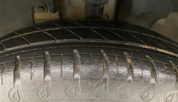 2021 Renault Kwid RXT 1.0 (O), Petrol, Manual, 29,394 km, Left Front Tyre Tread