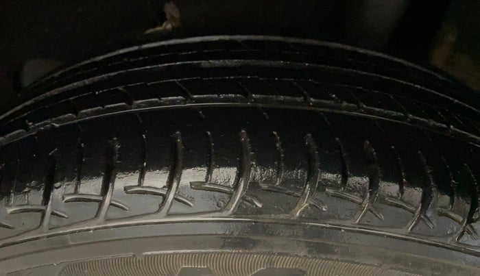 2018 Maruti Baleno DELTA PETROL 1.2, Petrol, Manual, 33,299 km, Left Rear Tyre Tread