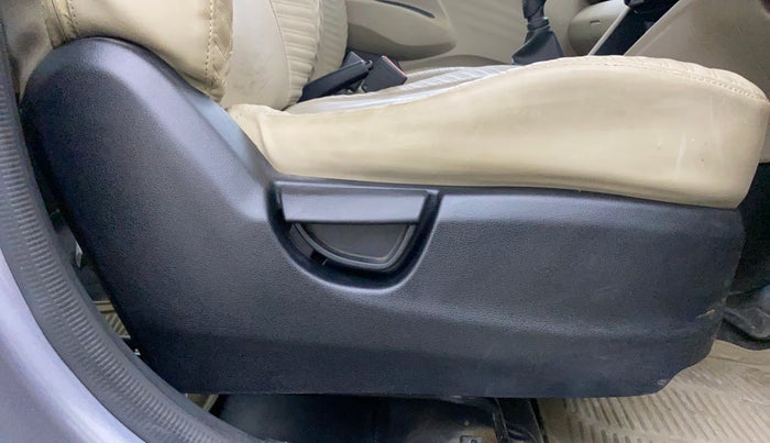 2019 Hyundai NEW SANTRO SPORTZ MT, CNG, Manual, 87,944 km, Driver Side Adjustment Panel