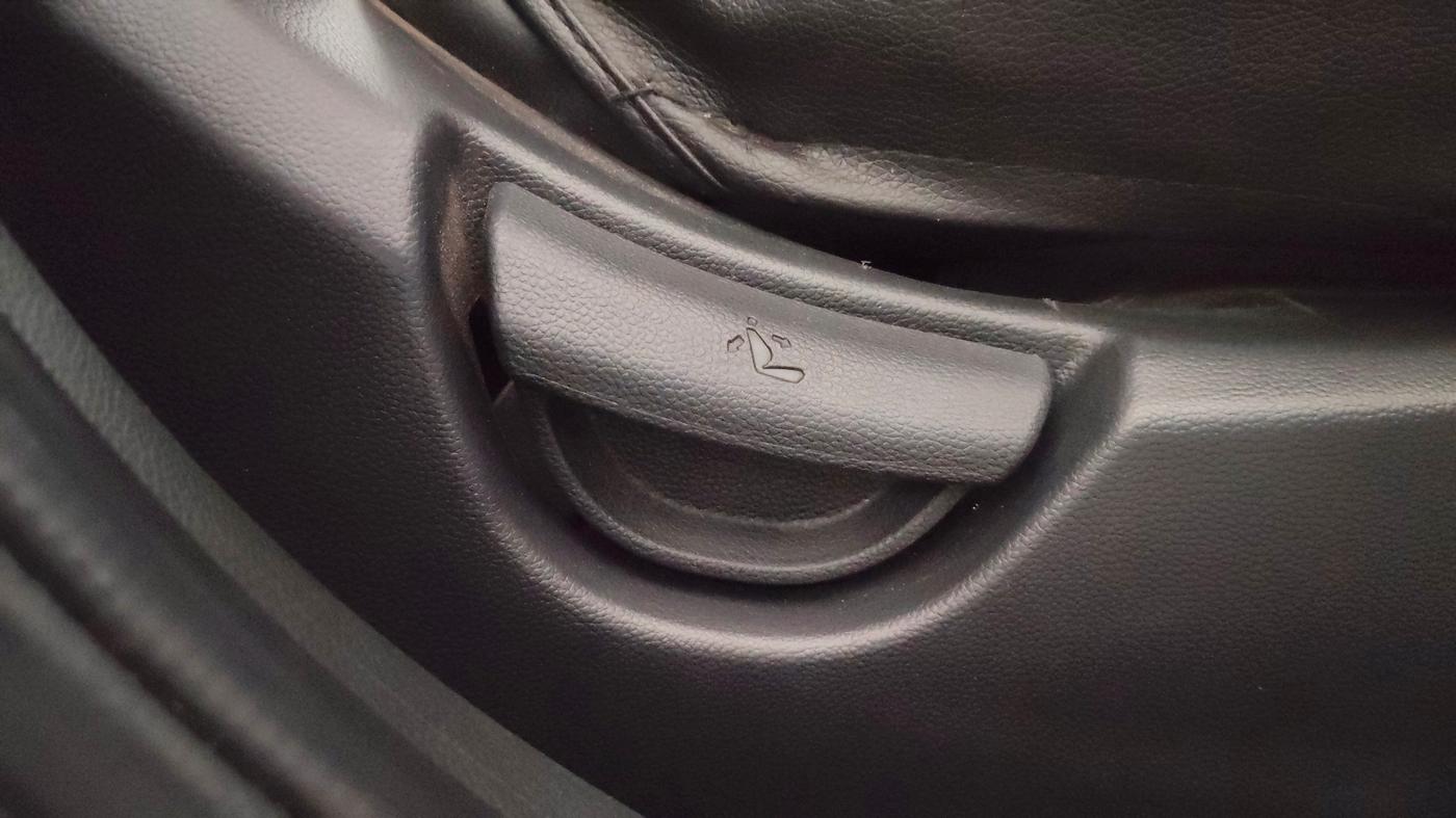 2015 Hyundai Grand i10 ASTA AT 1.2 KAPPA VTVT, Petrol, Automatic, 46,781 km, Driver Side Adjustment Panel